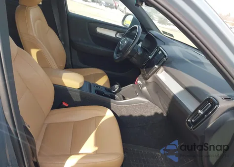 2020 Volvo Xc40 T5 Momentum from USA, damaged, VIN YV4162UK4L2262894